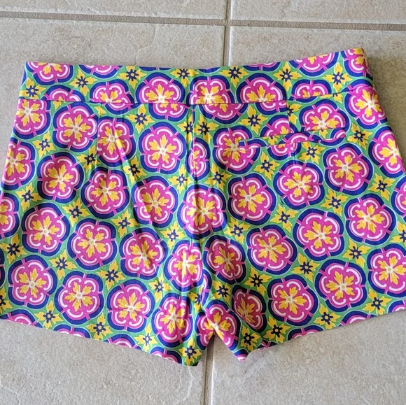 Trina Turk Vibrant Floral Women's Shorts Size 0 - Picture 2 of 9